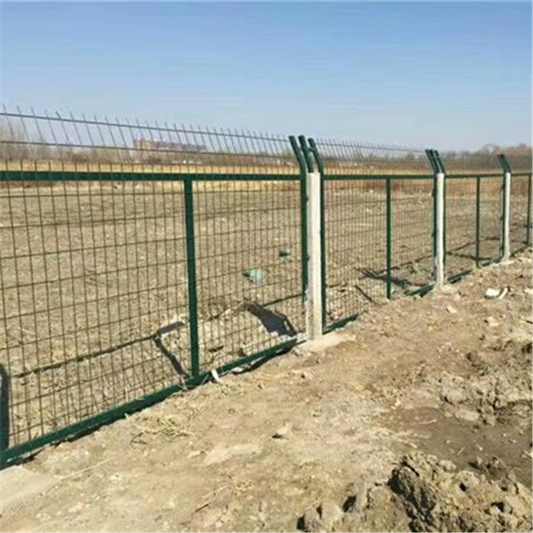 高鐵防護柵欄案例展示圖片4